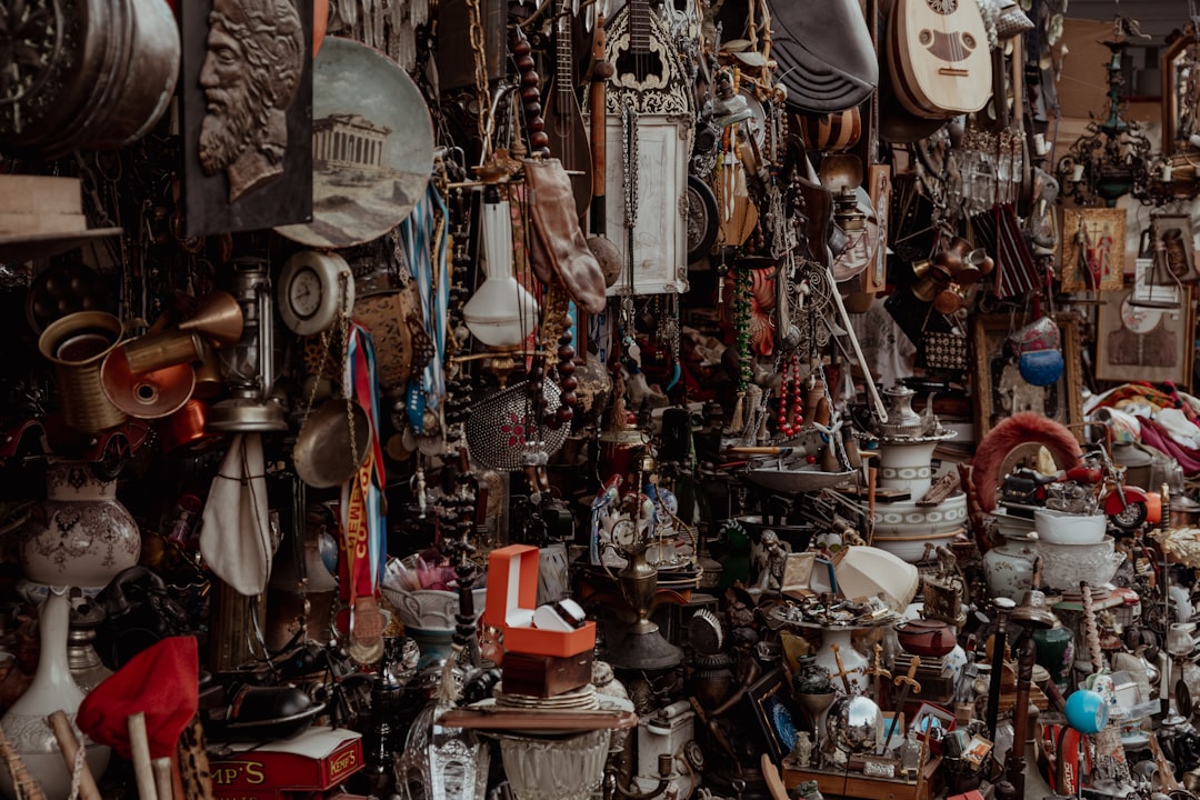 How Much Old Objects Can Be Worth: Collector References