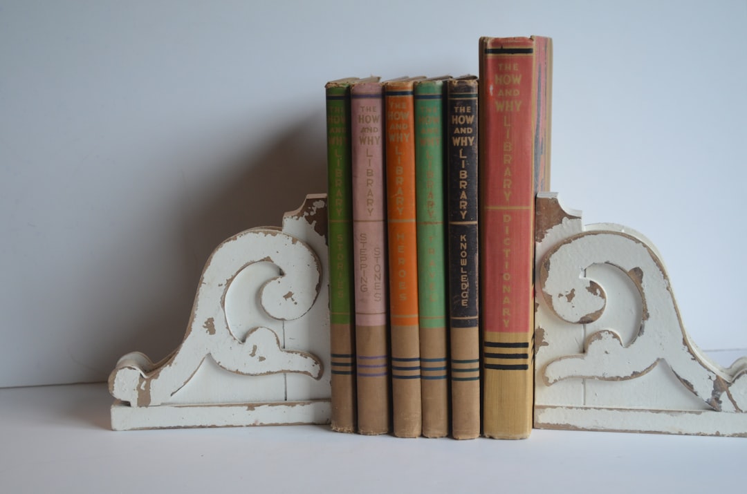Research Antique Objects and Estimate Values from Records